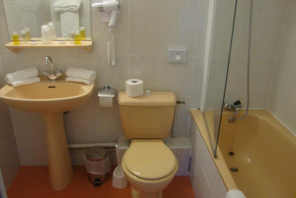 Hotel Le Beau Site Gien Room photo